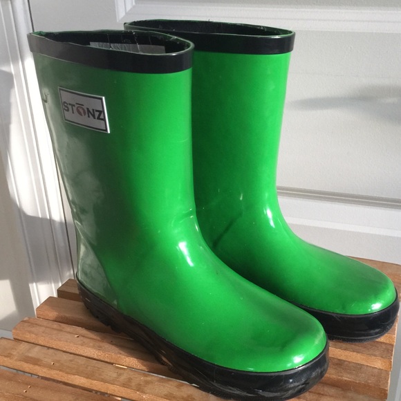 stonz rain boots